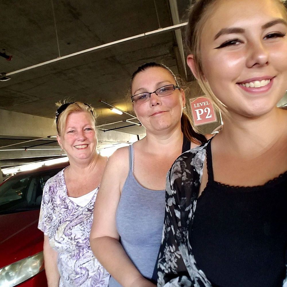 Meet your Posher, Valerie