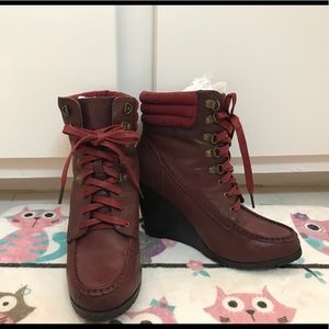 💥Flash SALE🌈Wedge Boots Burgundy/Maroon Sz.9