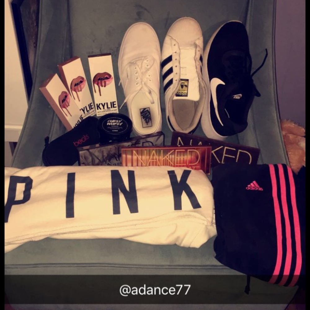Mystery bundle! Including name many brands!