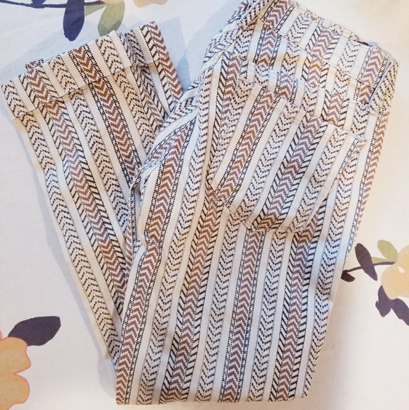 LOFT Denim - Loft Aztec Capri