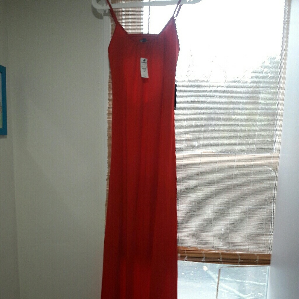 Red Express Dress, brand new, gorgeous open back