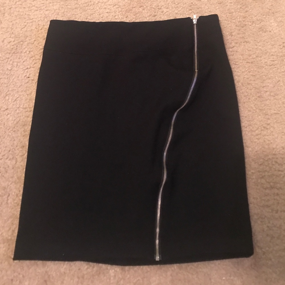 Black side zipper skirt lightly used