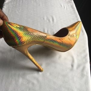 Gorgeous Gold pumps🔥 (Brand New)