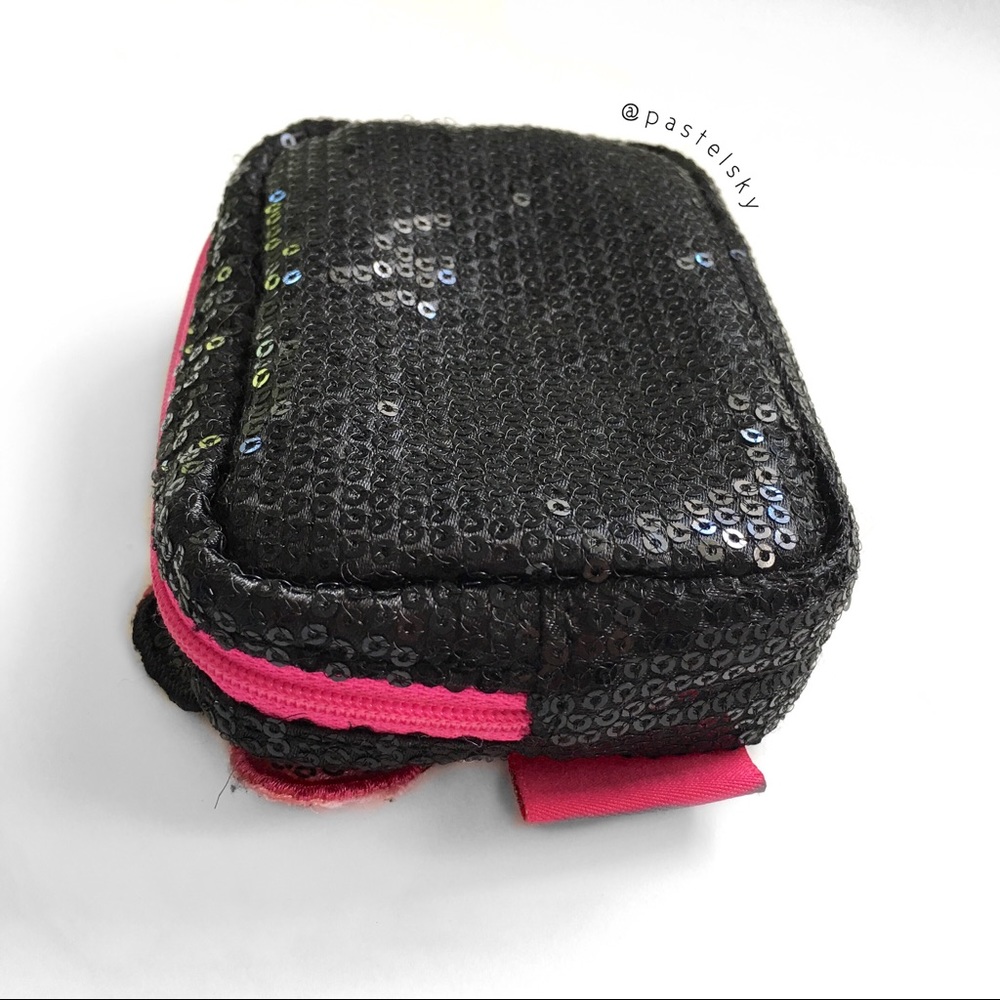SANRIO HELLO KITTY zippered pouch - Picture 4 of 5