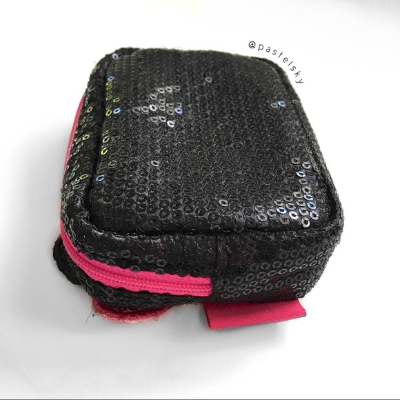 SANRIO HELLO KITTY zippered pouch - Picture 4 of 5