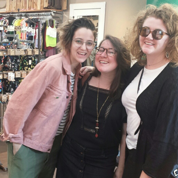 Welcome to Remix Bethesda's Poshmark Page! - Picture 4 of 7