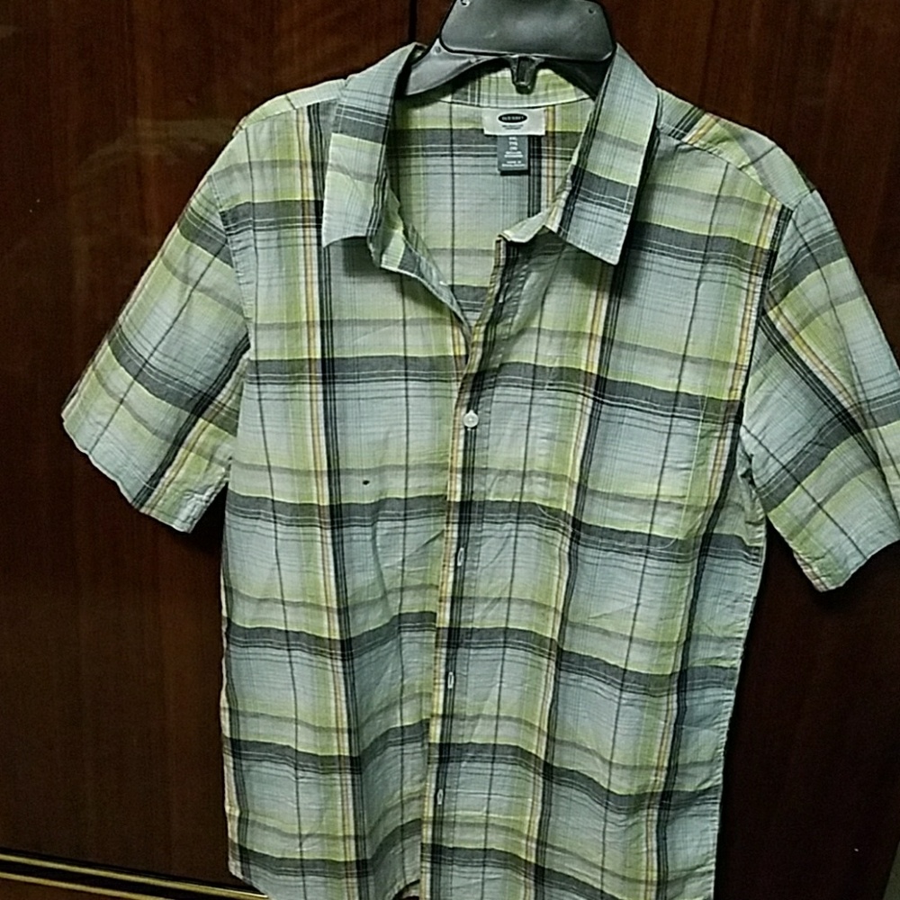 Old Navy boys XXL 18 short sleeve button up plaid