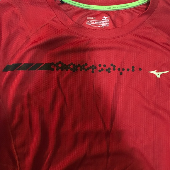 Long sleeve Mizuno moisture wicking running shirt - Picture 2 of 3