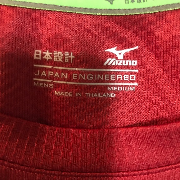 Long sleeve Mizuno moisture wicking running shirt - Picture 3 of 3