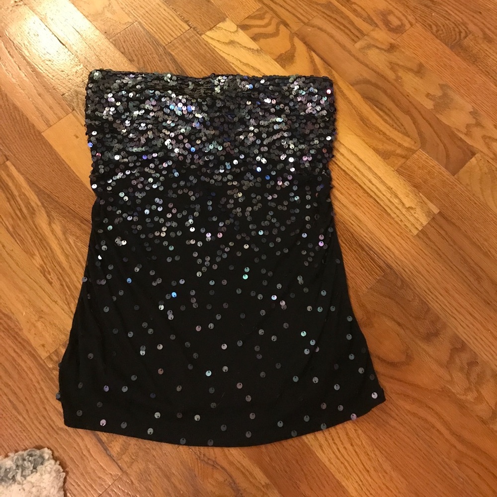 Strapless top