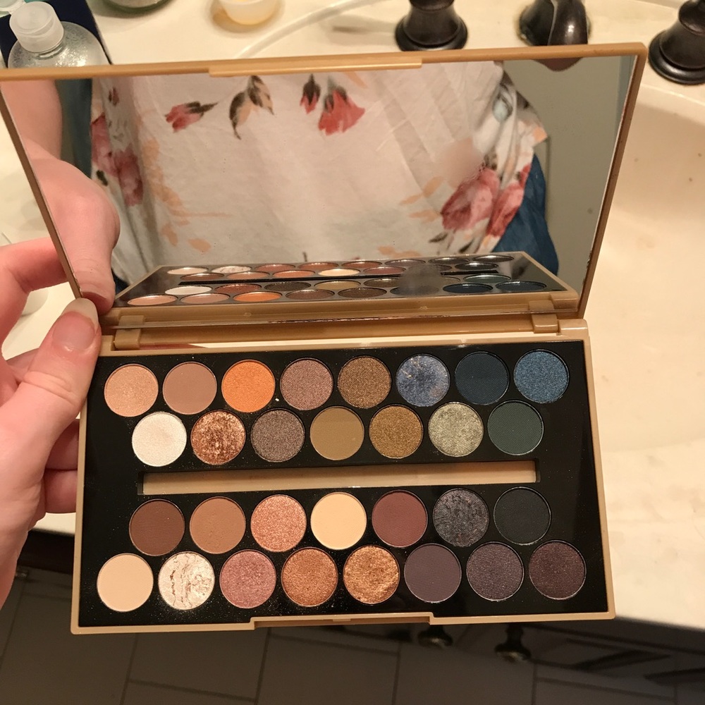 Fortune Favors the Brave MAKEUP REVOLUTION