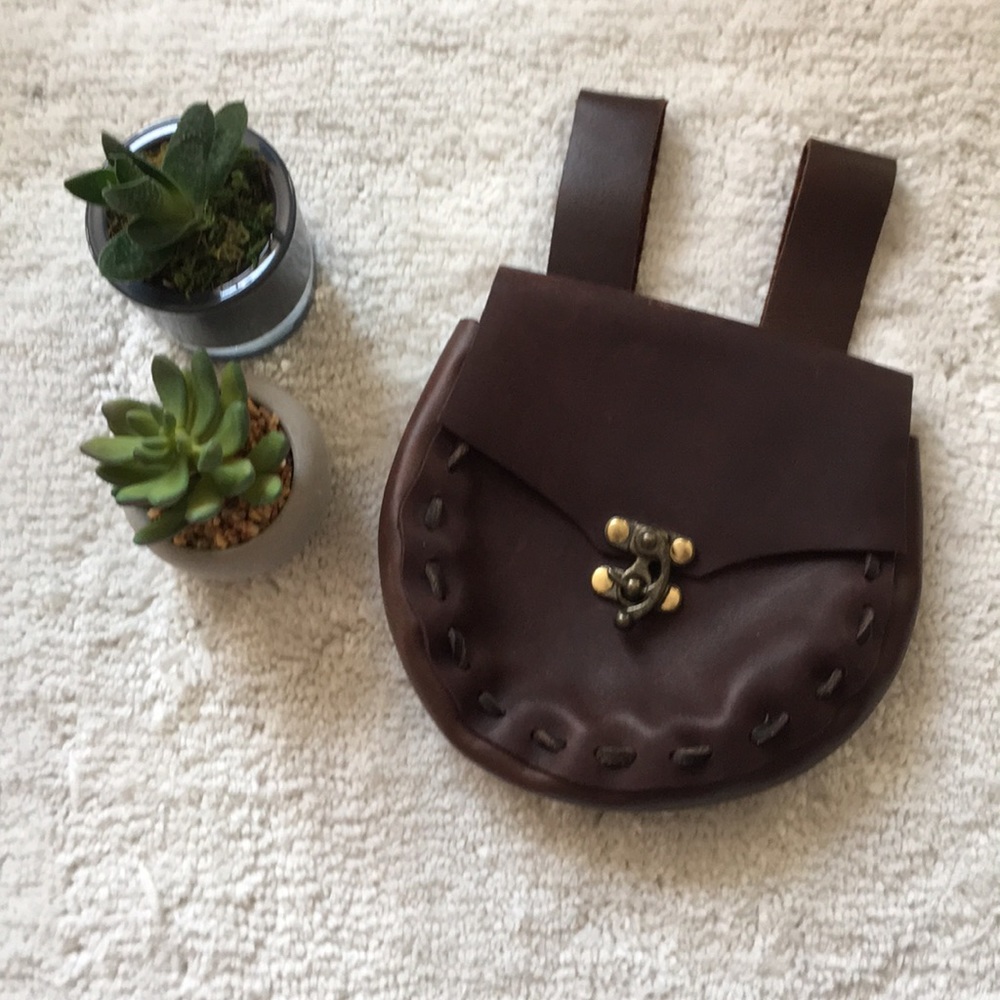 Handmade leather cellphone/wallet holder