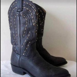 Frye boots size 9 B in excellent condition!