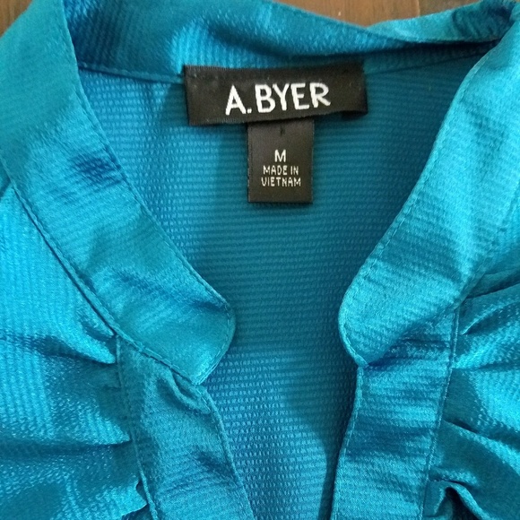 Pretty Ruffle Shirt - Picture 4 of 6