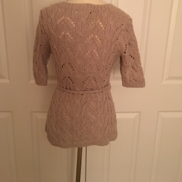 Super cute short sleeve sweater - Picture 2 of 4