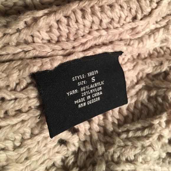 Super cute short sleeve sweater - Picture 4 of 4