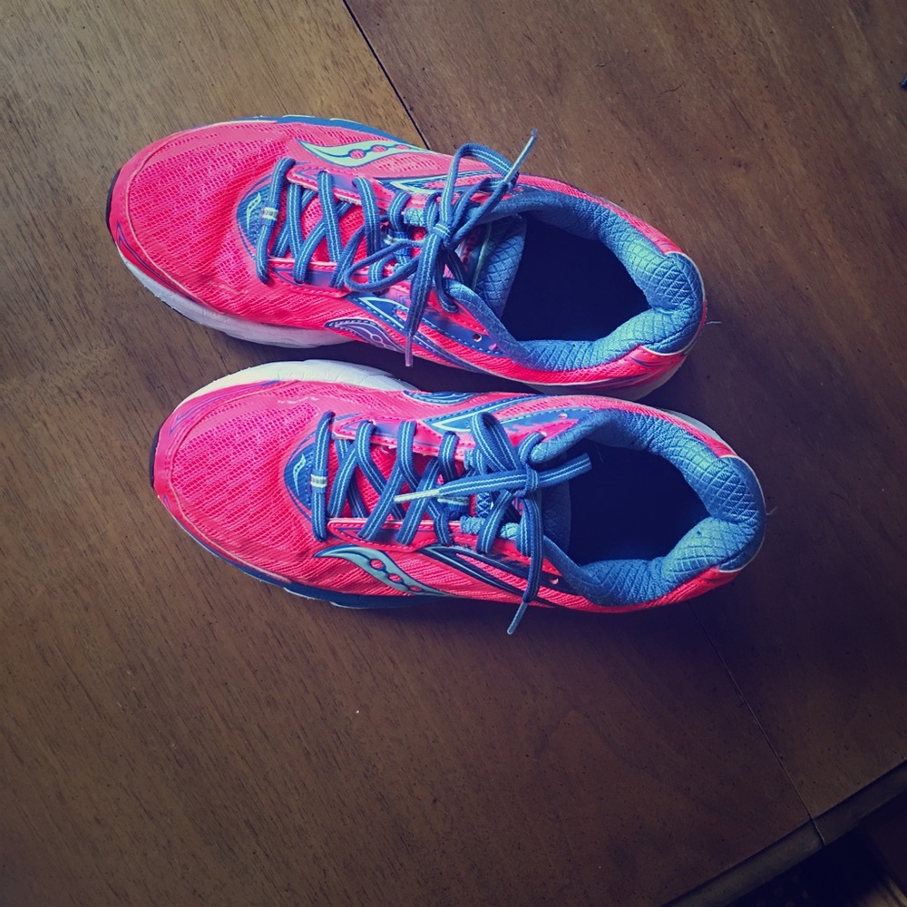 Saucony Size 8 running shoes