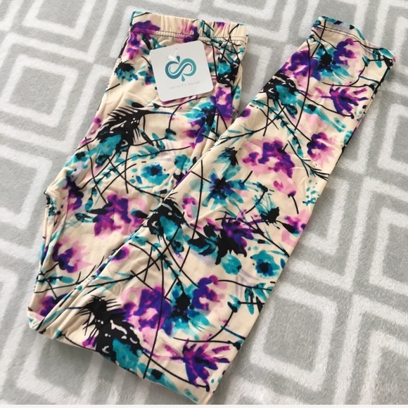 🌸 Soft Floral Leggings - Picture 2 of 6