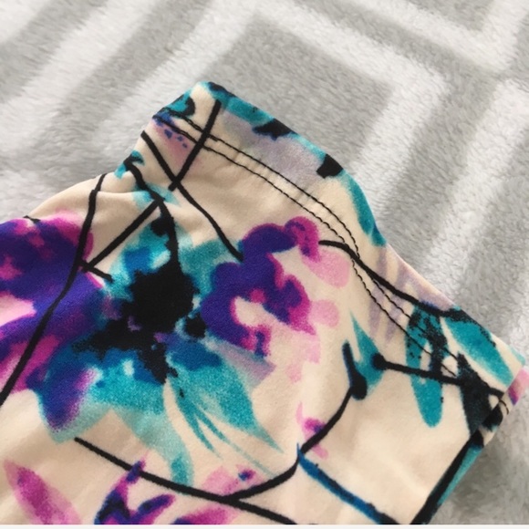 🌸 Soft Floral Leggings - Picture 6 of 6