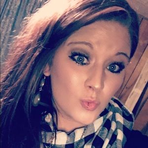 Meet your Posher, Dustina