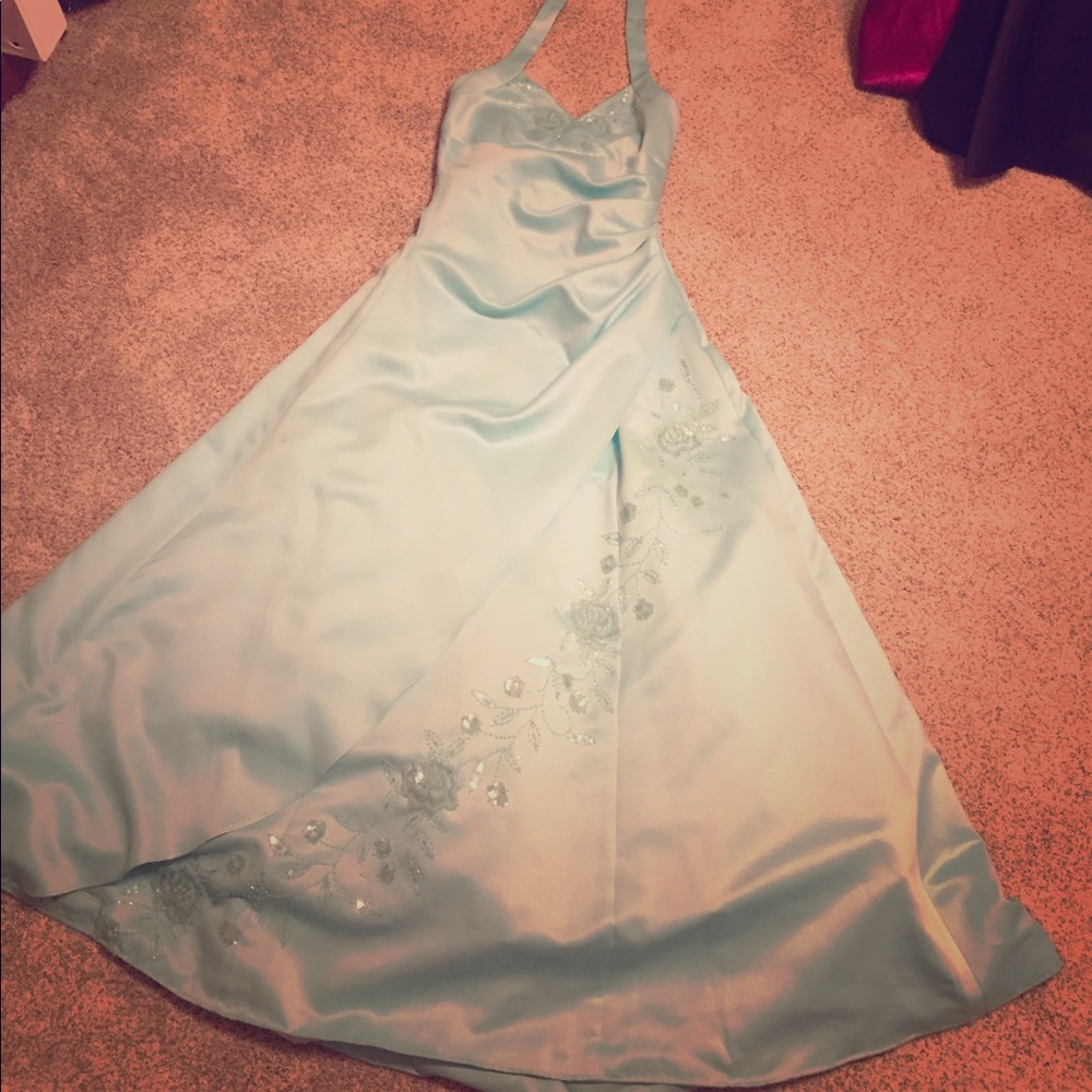 Sky blue homecoming / prom dress with bead details - Picture 1 of 2