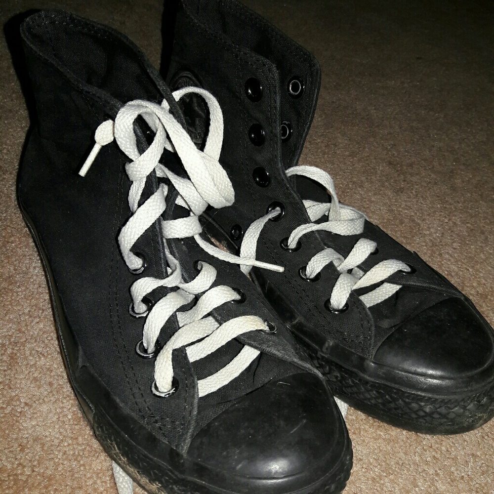 black converse hightops