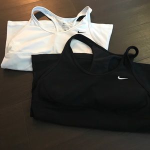 2 Nike running tanks size M (fitted)