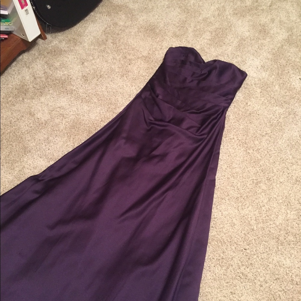 Gorgeous purple floor length gown with corset back - Picture 2 of 3
