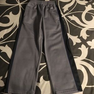 Boys champion joggers size S 7/8