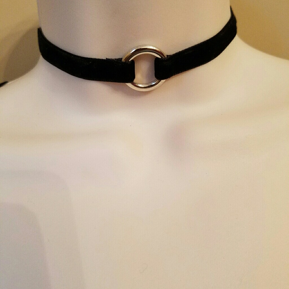 New Center Ring Choker