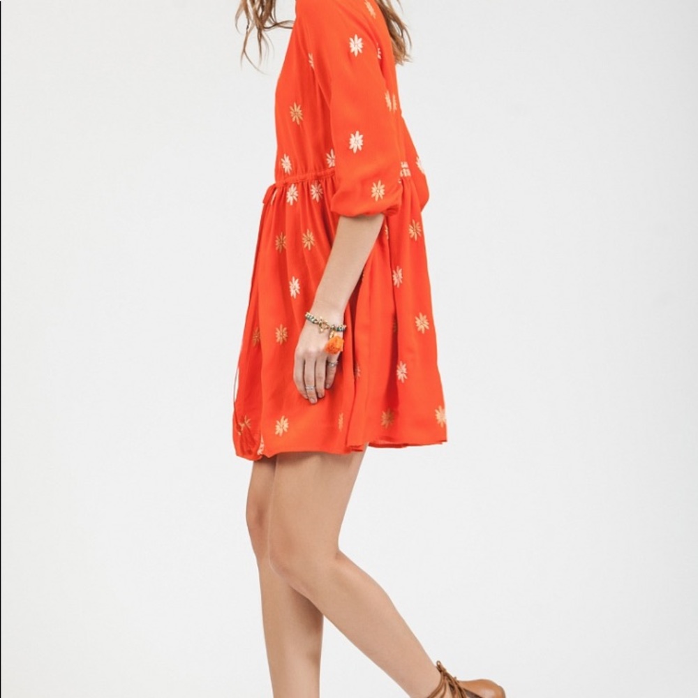 BLUPEPPER sunflower v-neck dress with belt - Picture 4 of 6