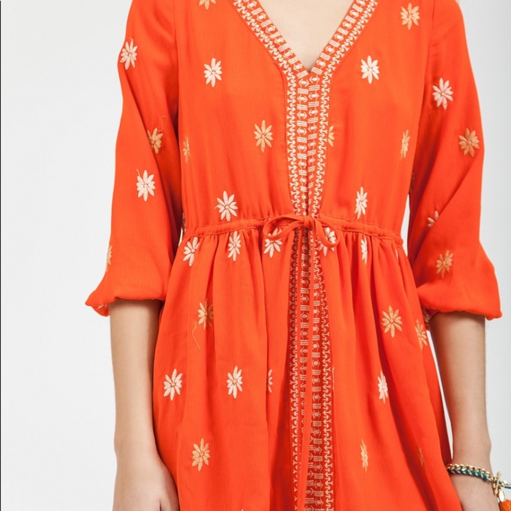 BLUPEPPER sunflower v-neck dress with belt - Picture 2 of 6