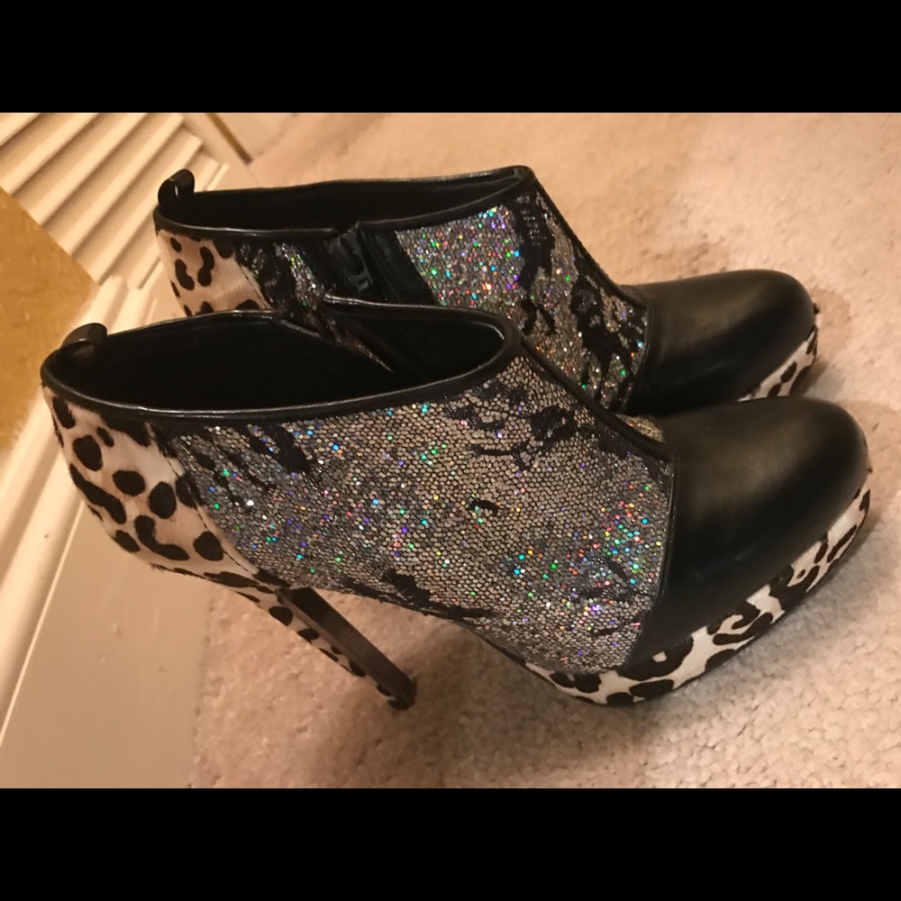 Rachel Roy Pumps