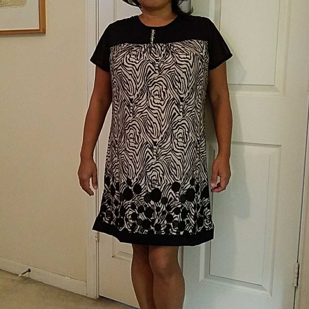 Women's black and taupe short sleeve dress, size L