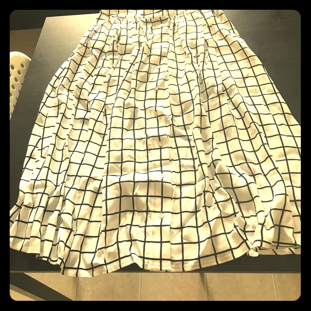 Blackstrip forever21 skirt