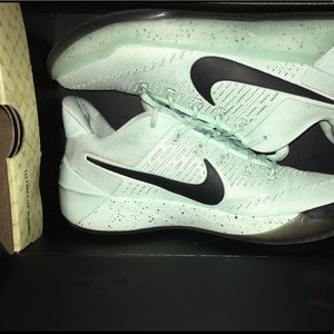 Meet your Posher, Avery