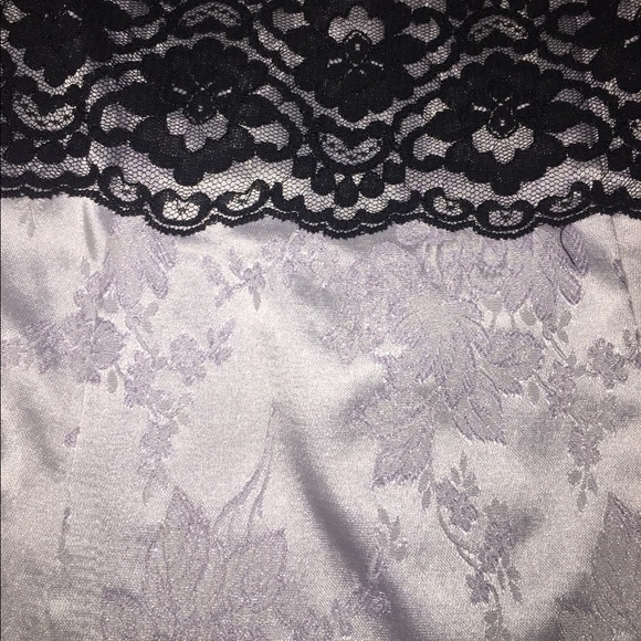 Gorgeous lace detail strapless party dress - Picture 2 of 2