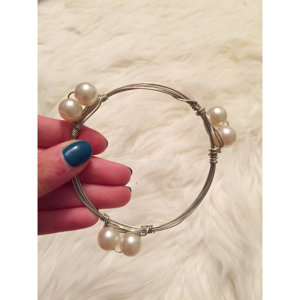silver bangle with pearl inspired beads - Picture 2 of 2