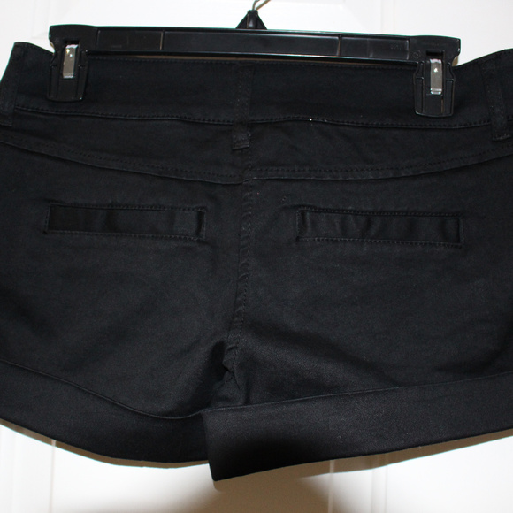 Black upscale shorts - Picture 2 of 2