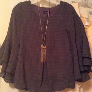 Blouse with necklace