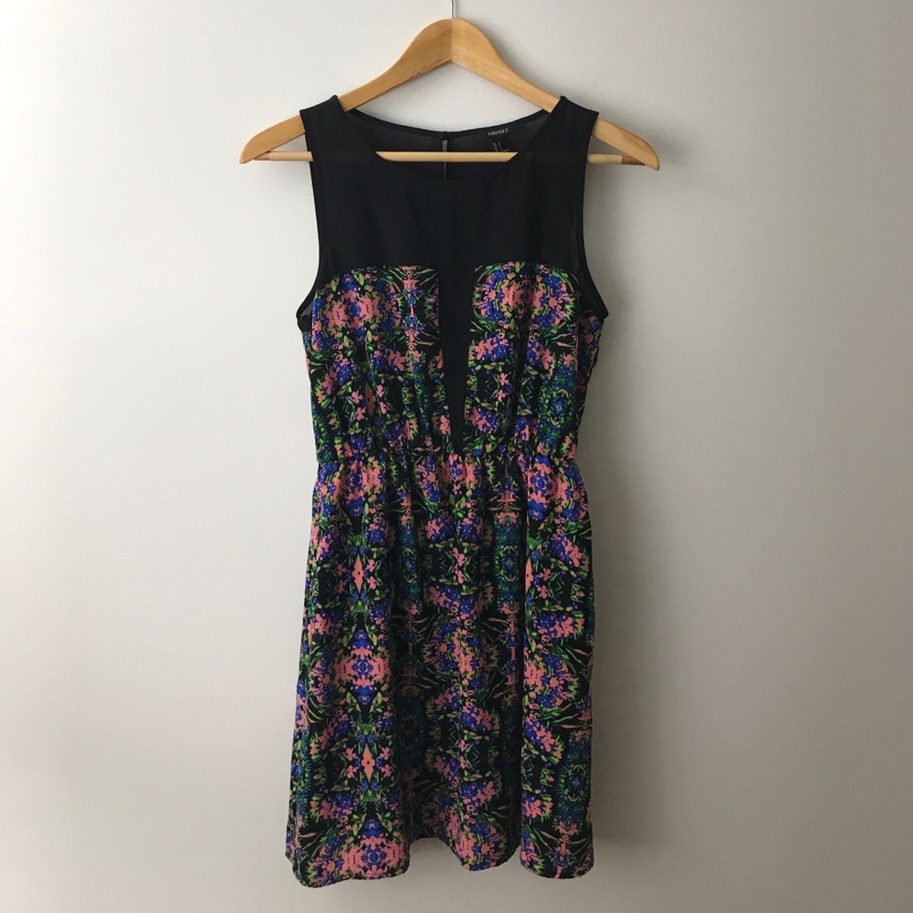 [$12] 🖤 F21 Floral Deep V Dress