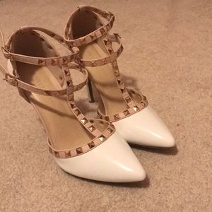 NWOT White and Gold Studded Heels!