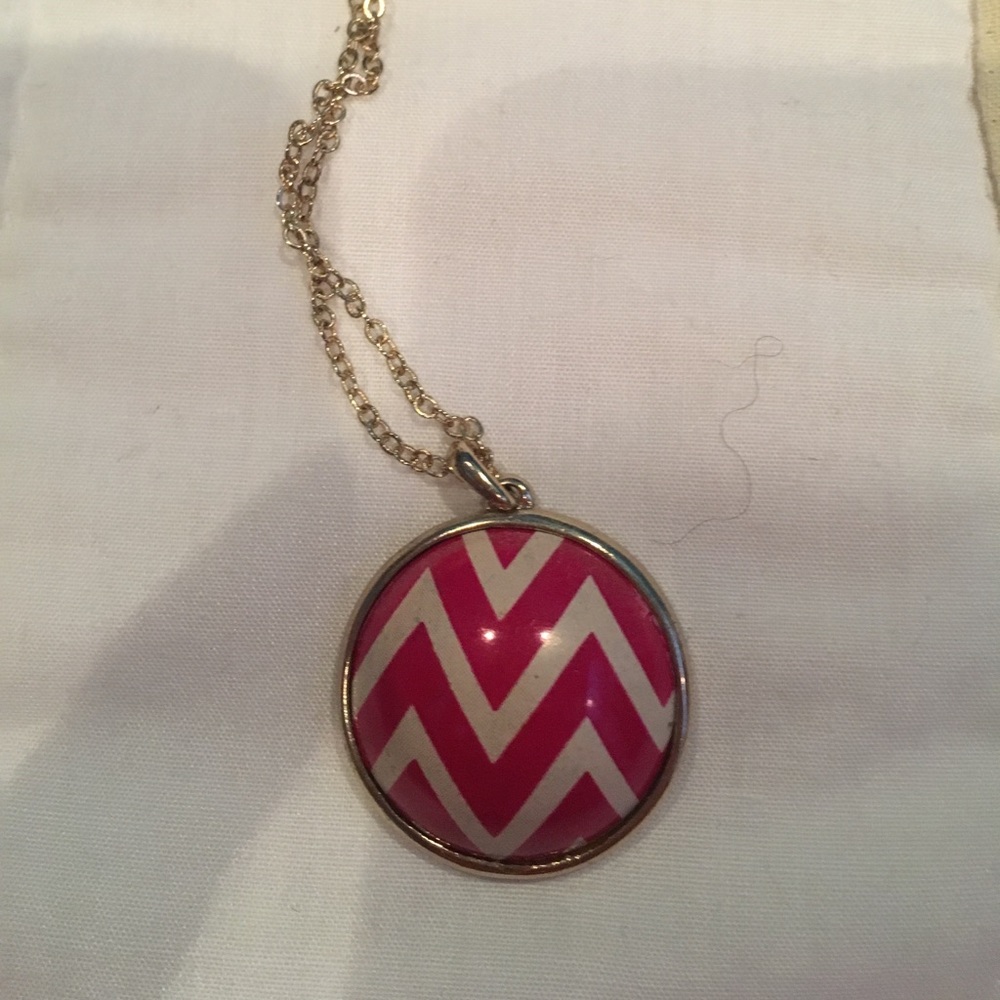 Chevron necklace 💕