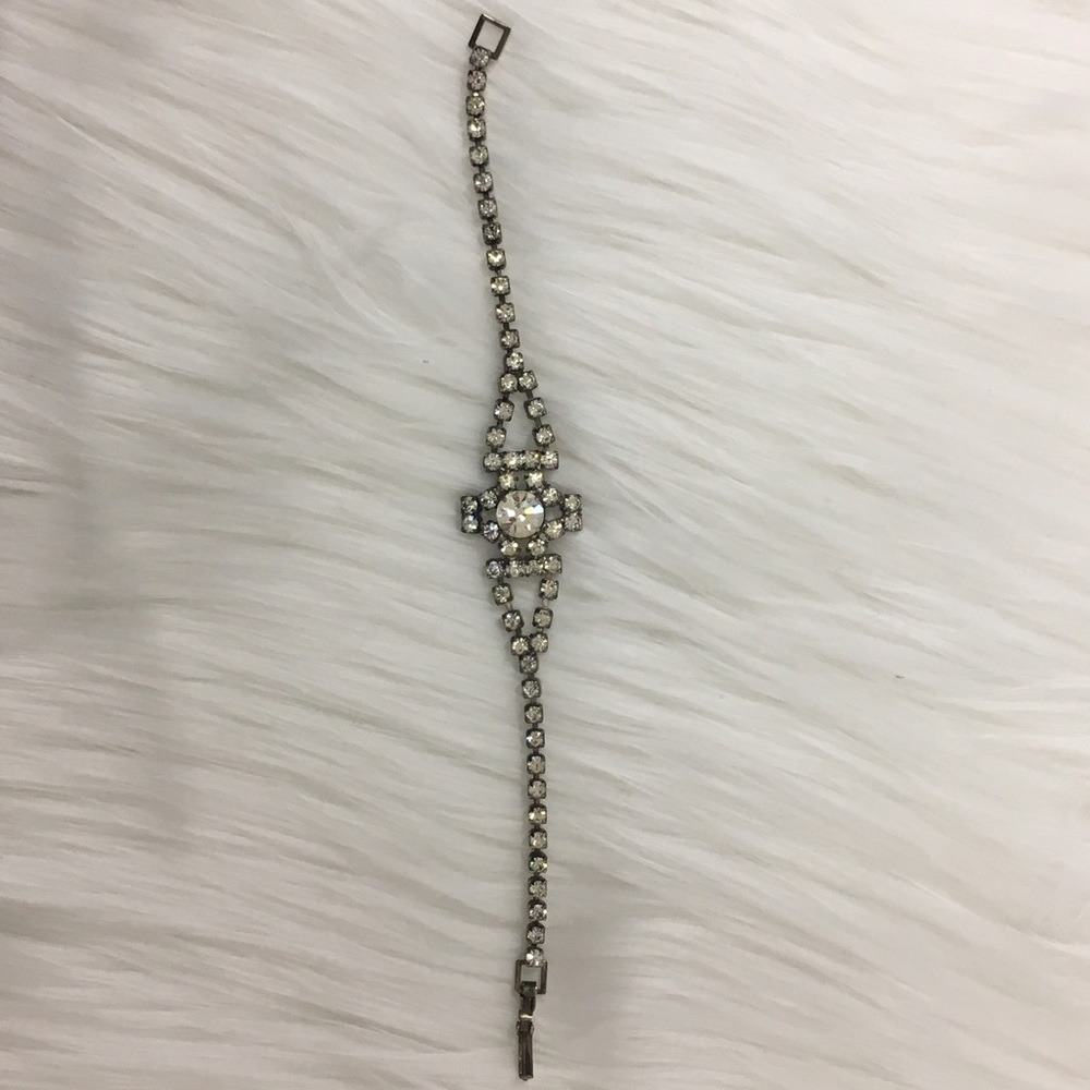 Vintage Simple Center Rhinestone Bracelet