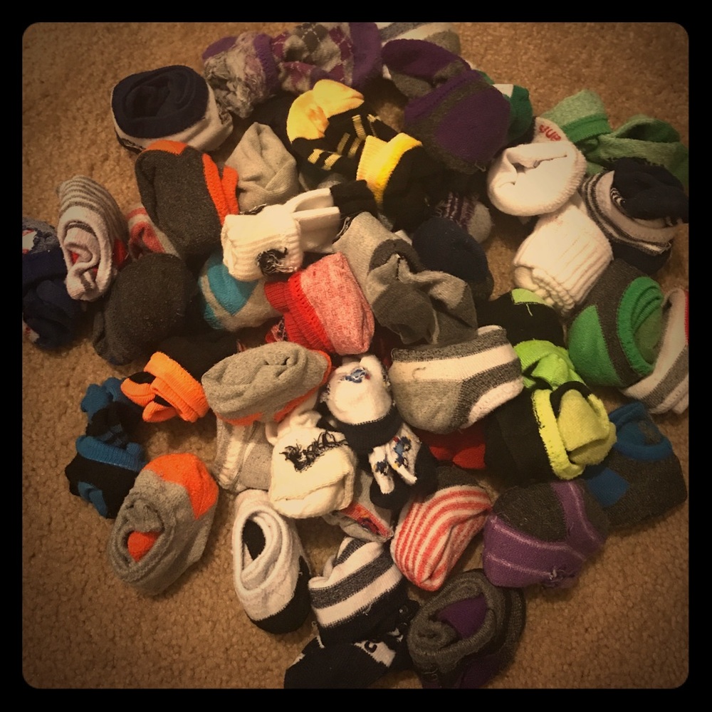 (47) pair of Infant to Toddler Socks. Like new.