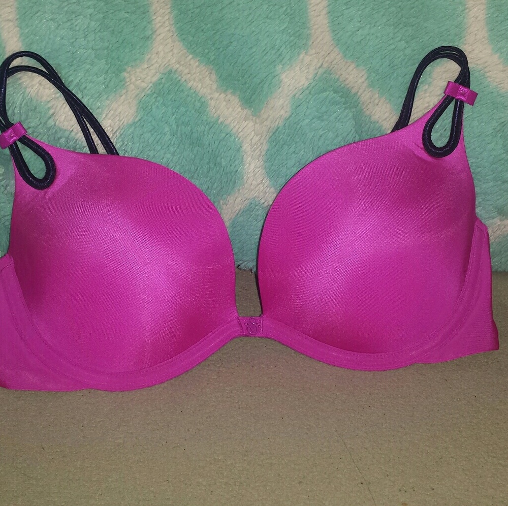 32C VS PINK