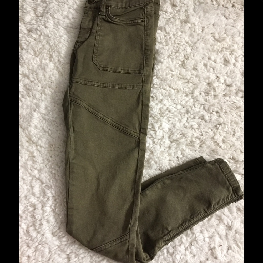 Skinny cargo jeans