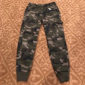 Boys Abercrombie Camo Joggers 11/12