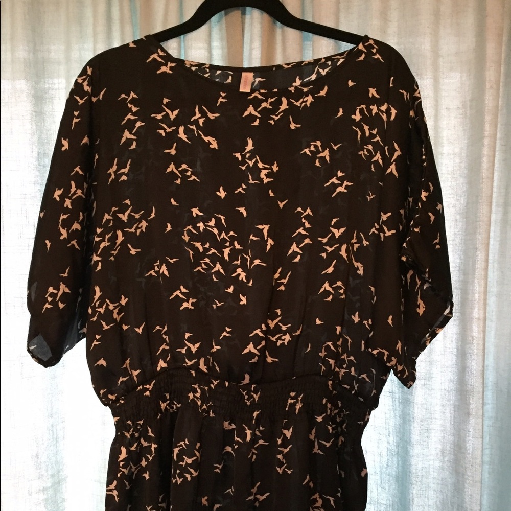 Black and white, peplum style bird blouse, XXL