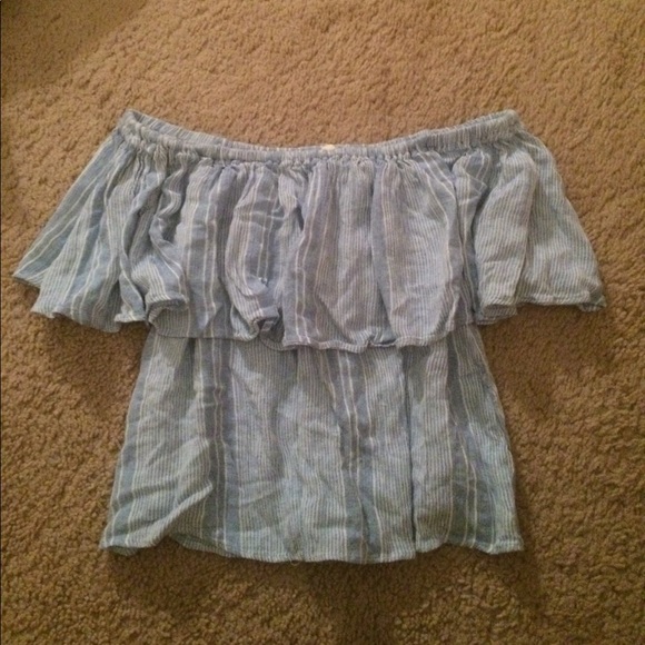 Extremely flexible on the shoulder tee shirt! - Picture 1 of 3